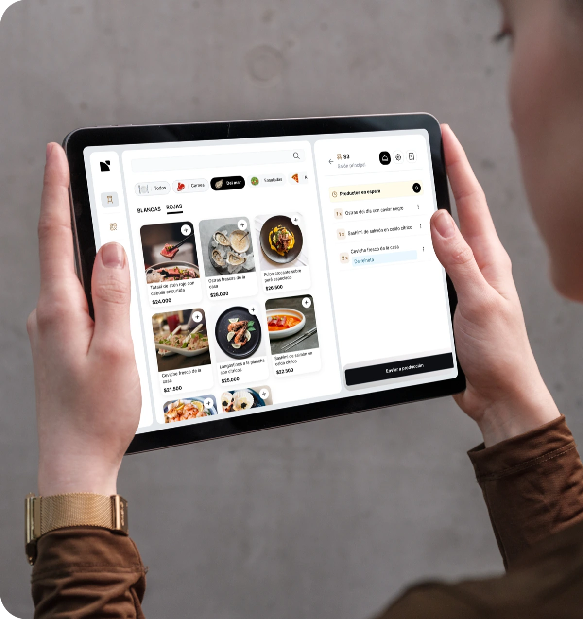 Slots de horarios por tipo de servicio: almuerzo y cena